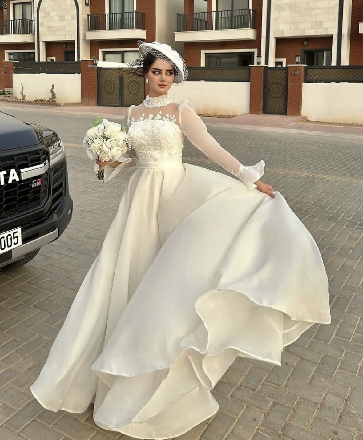 Elegant Ivory A-Line Wedding Dresses Long Sleeves Garden Bridal Gowns Lace Appliques Illusion High Neck Bride Dress 2025 Simple Satin Vestido De Novia