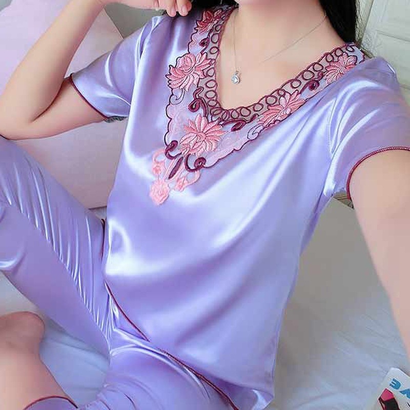 B637-Sexy long winter bathrobe for women, long-sleeved, high-end pajamas, home clothes