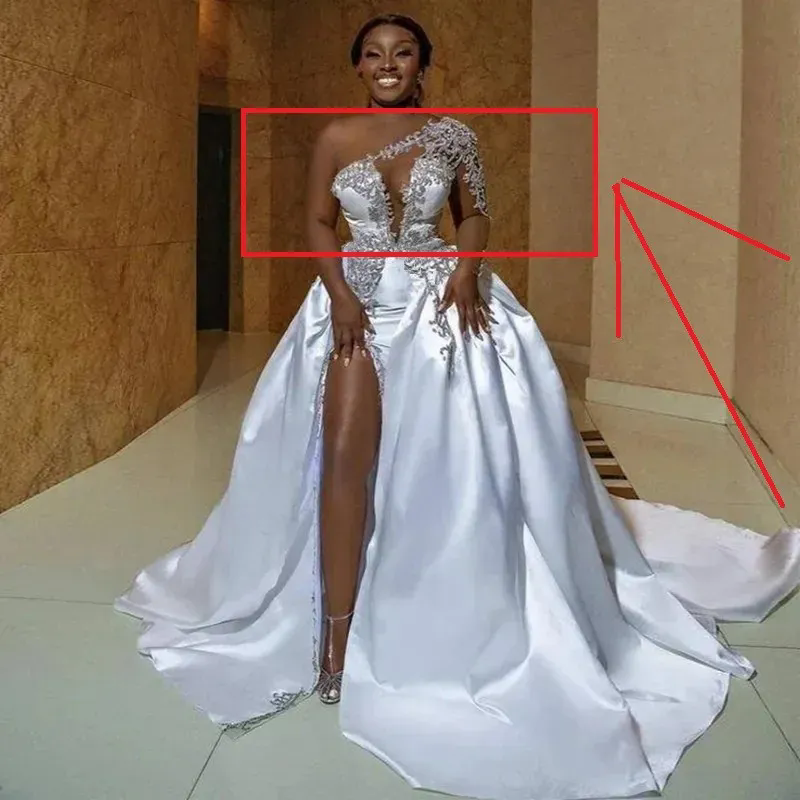 Luxury Beading Appliques Lace Wedding Dresses with Slit Long Sleeves Garden Appliques Bridal Gowns Robe De Mariage Ball Gowns Plus Size