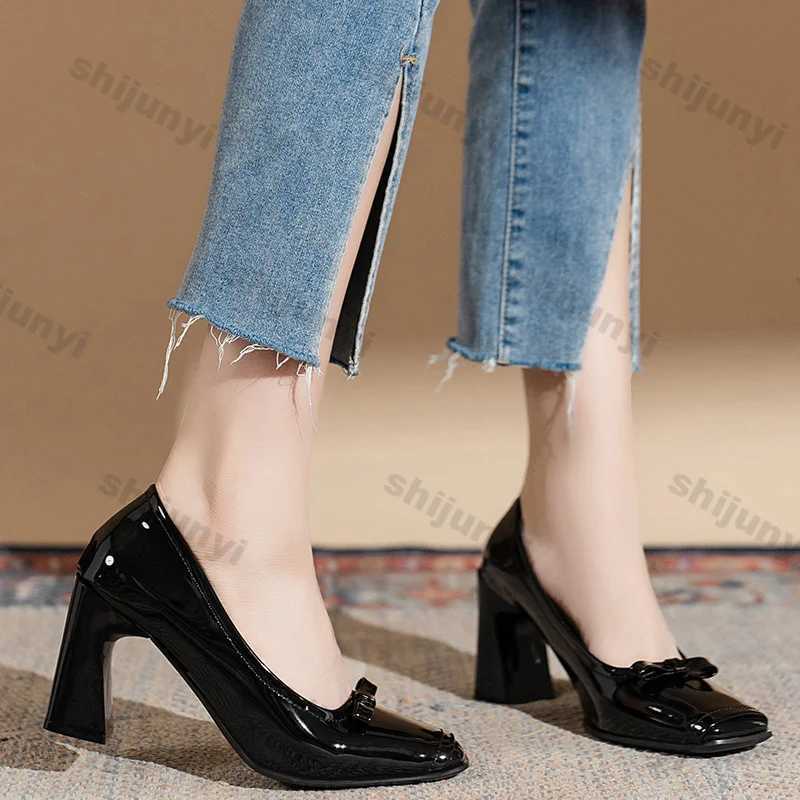 New Arrival Womens patent leather high heels pump new fashion slider thick high heels single shoes womens Pointed Toe thick high heels party shoes T25