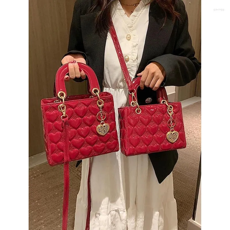 Chic Designer Women's Shoulder Bag - Durable Patent Leather with a Polished Look for Any Event
