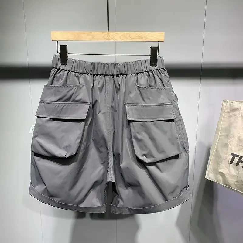 High Quality Summer mens black streetwear oversized cargo multi pocket shorts fitness track shorts T250110