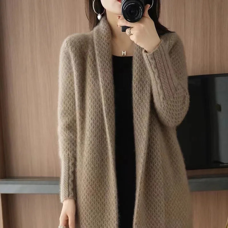 Womens Autumn and Winter Thickened Mid-Length Loose Cardigan Knitted Jacket Casual Knitted Sweater 250106