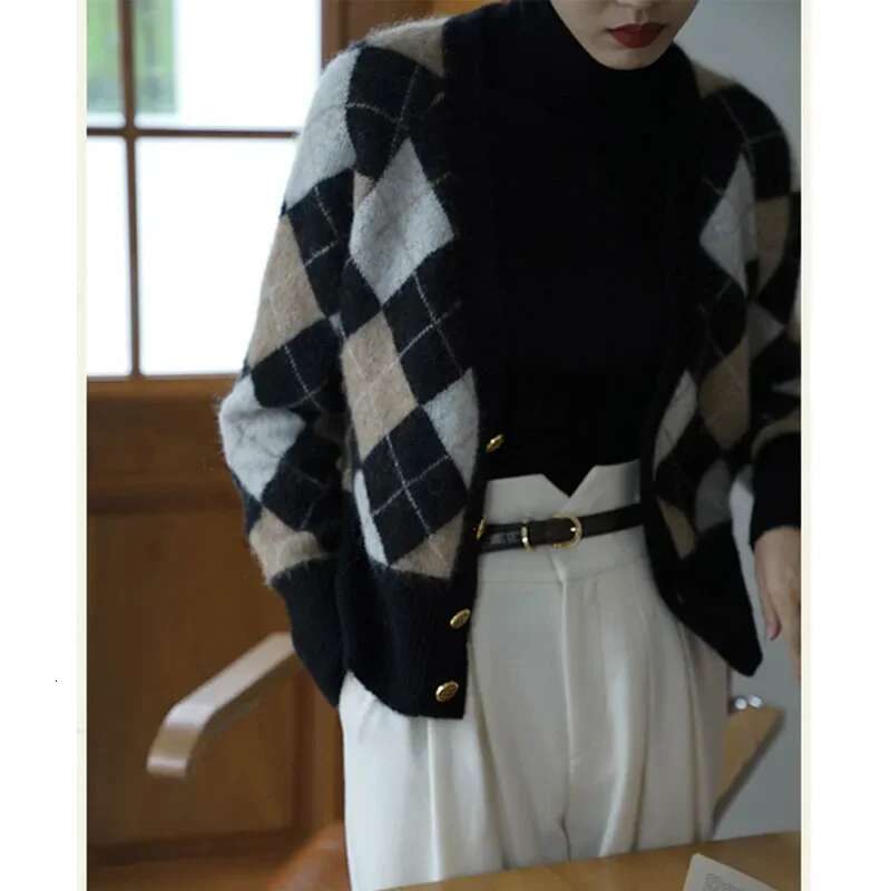 Vintage Plaid Knitted Cardigan Elegant Women Old Money Style V-Neck Sweaters Female 90S Office Outfits Korean Fashion