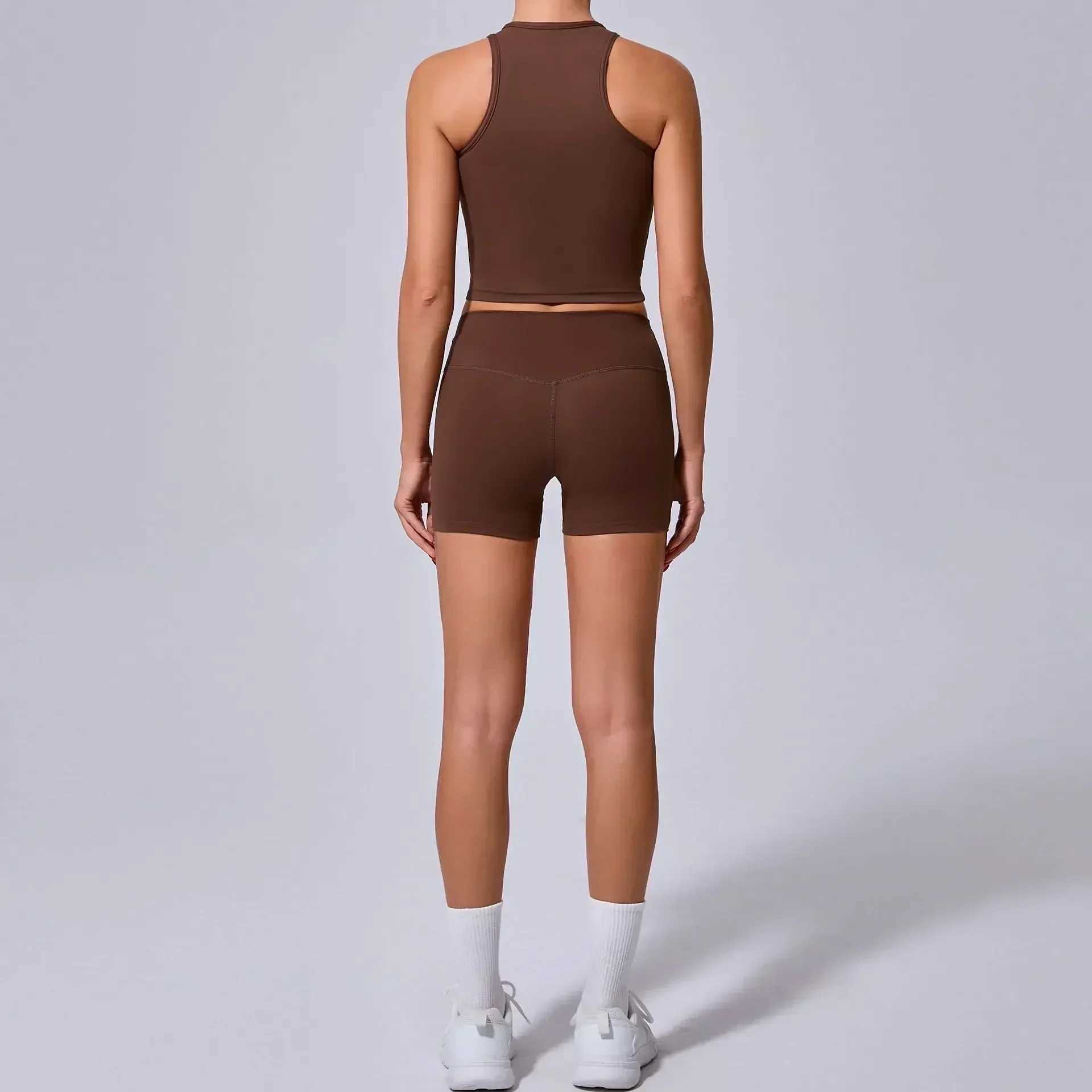 Seamless Yoga Sets Sports Fitness Hip-lifting Shorts Backless Quick Drying Vest Tight Fit Fitness Running Shorts Set for WomenXJ250109