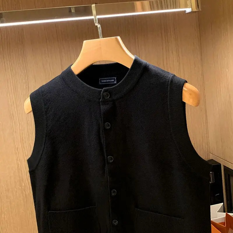Knit Sweater Male with Pockets Mens Clothing Black Round Collar Sleeveless Crewneck Waistcoat Vest Japanese Harajuku Fashion A 250107