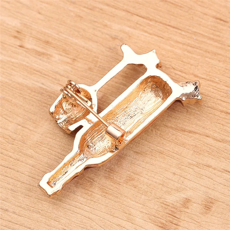 Wholesale 10Pcs/Lot Creative Rhinestone Red Wine Bottle Brooches For Women Fashion Pins Enamel Jewelry Coat Pin 250103