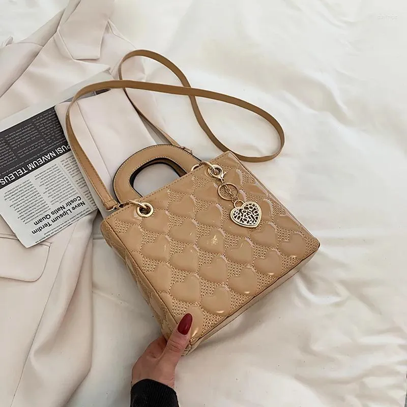 Chic Designer Women's Shoulder Bag - Durable Patent Leather with a Polished Look for Any Event