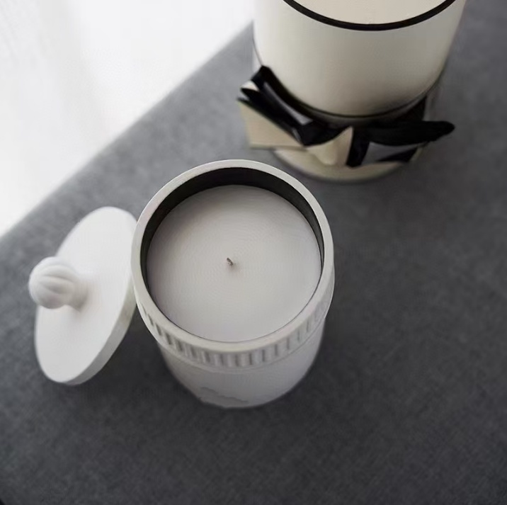 Scented candle ceramic Home large capacity Aromatherapy 300g exquisite packaging 7 unique flavors of wild fruit pulp and raspberry FIG and blackcurran