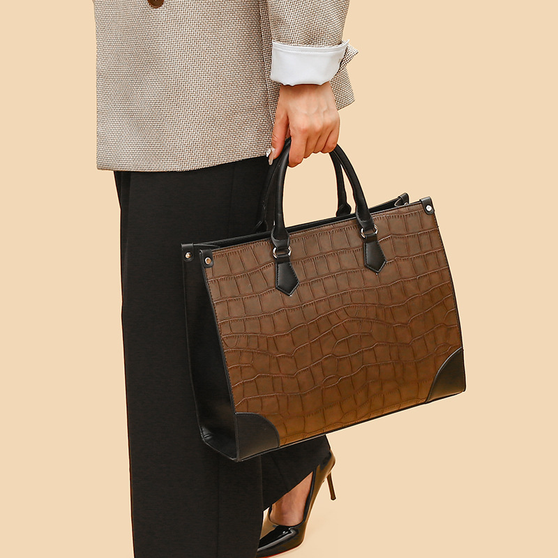 New Designer Bag Large Capacity Women's Briefcase Handbag Commuting Computer Bag Outdoor Leisure Bag Wallet