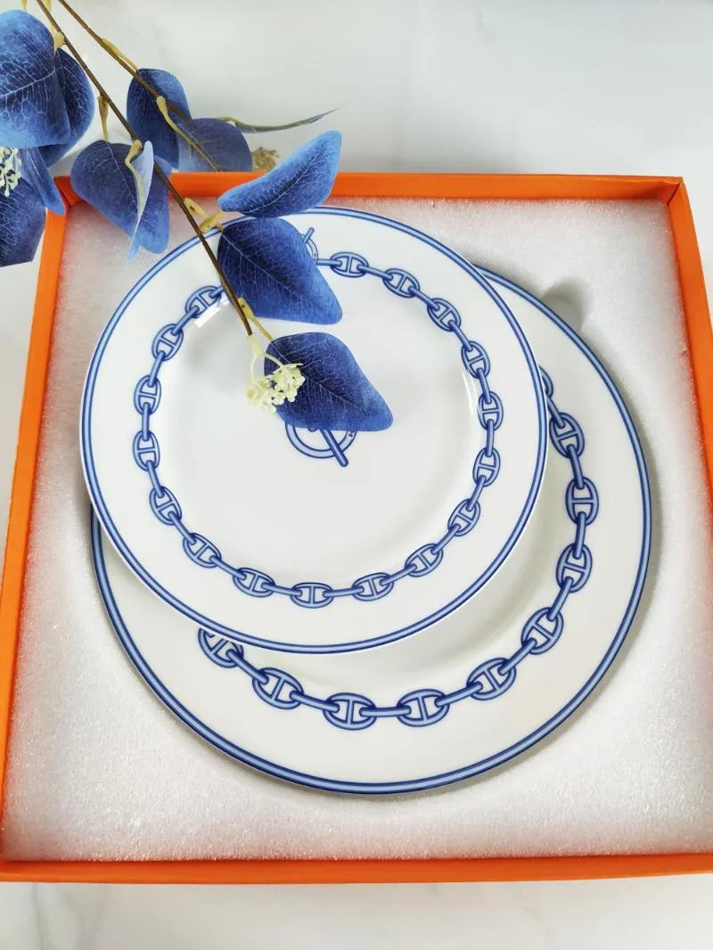 Plates High-End Exquisite Pig Nose Tray Tide Brand Ceramic Rectangular Plate Classic Chain Dessert Decorative Accessories