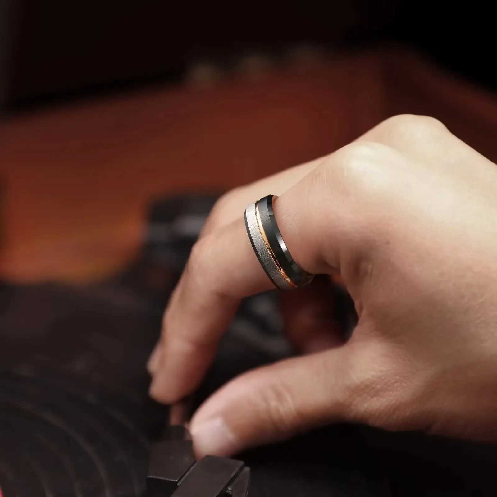 Fashionable 8mm mens black brushed stainless steel ring rose gold colored wire groove edge mens ring wedding jewelry wholesale W250109