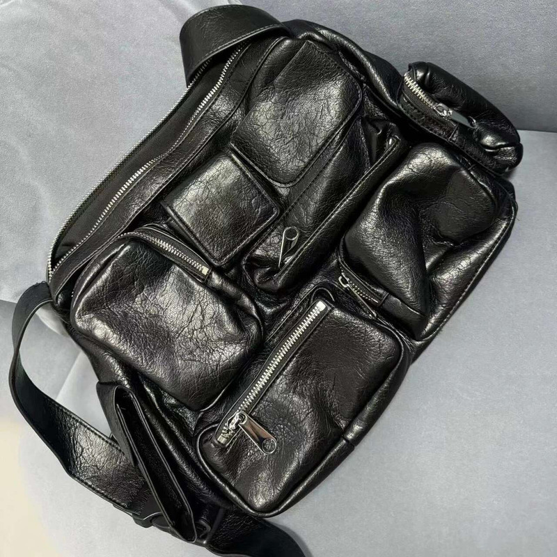 Dark Motorcycle Style Large-Capacity Shoulder Man 2025 Fashion Tote Casual Multi-Pocket Zipper Design Crossbody Bag