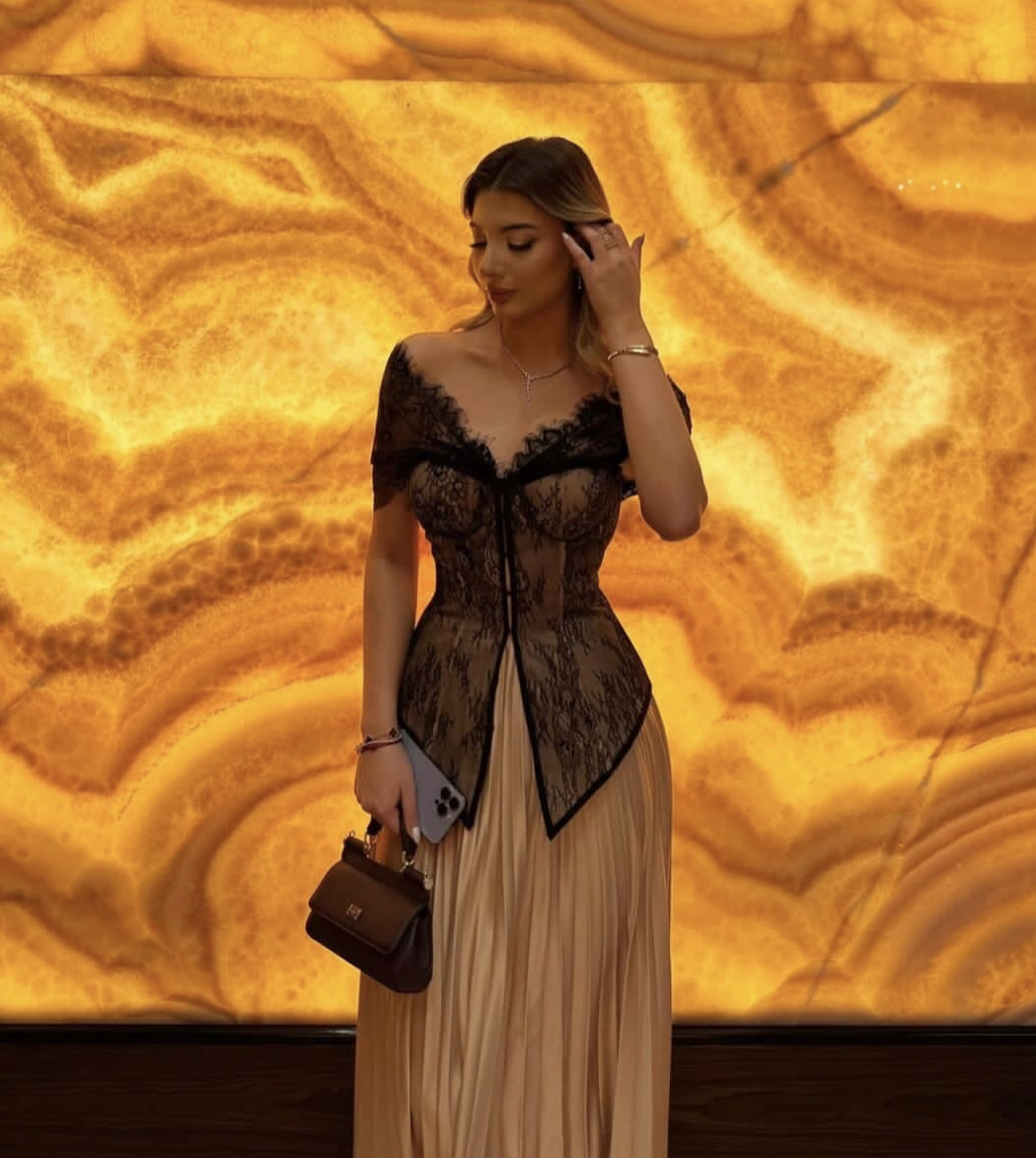 Elegant Black Lace Off Shoulder Prom Dresses Short Sleeves A-Line Floor Length Evening Gowns Pleats Formal Party Dress For Women 2025