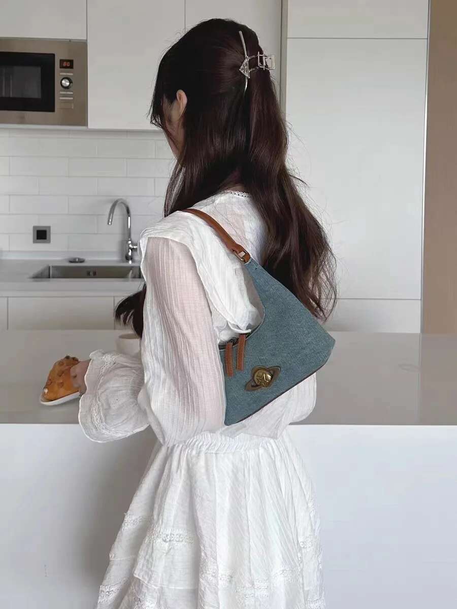 2024 Chic Stray Planet Denim Pop Single Item Underarm Dee Retro Shoulder Bag Tote