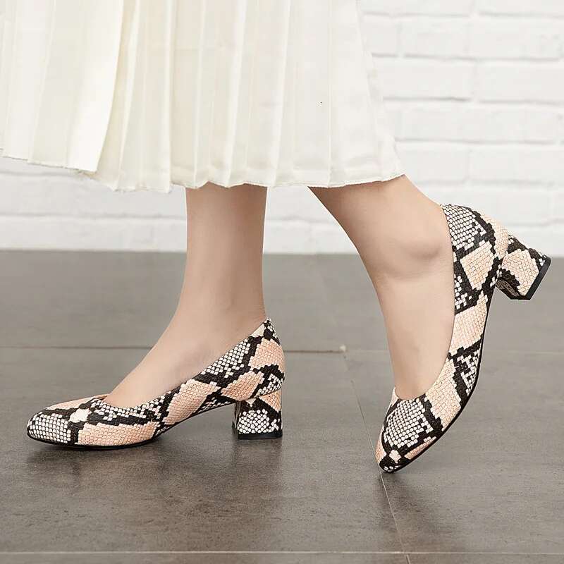 Fashion Women's Snake Print Low Heels Woman Comfortable Brand Designer Large Size 47 Wedding Office Shoes Pumps Red