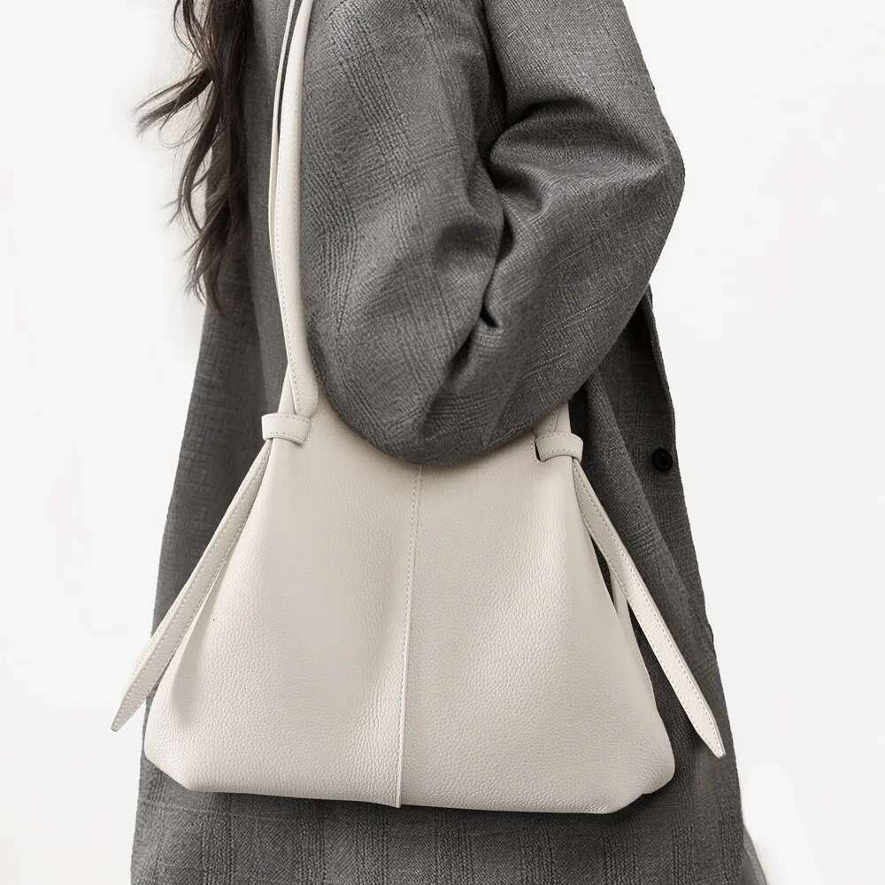 Motingsome Autumn And Winter New 2025 Women First-Layer Cowhide Handbag Large-Capacity Tote Bag Shoulder Calfskin Bucket