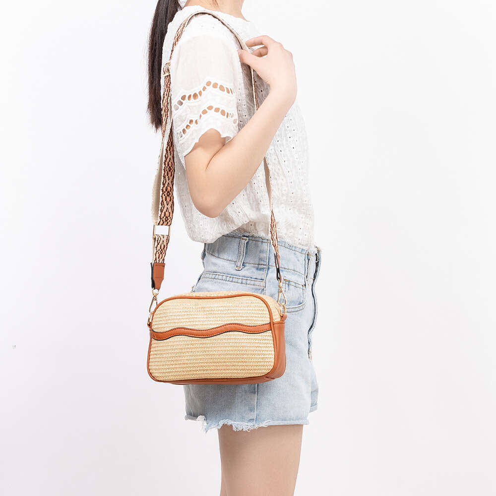 European And American Shoulder Commuting Small Square Bag Niche Design High-End Grass Woven Bags