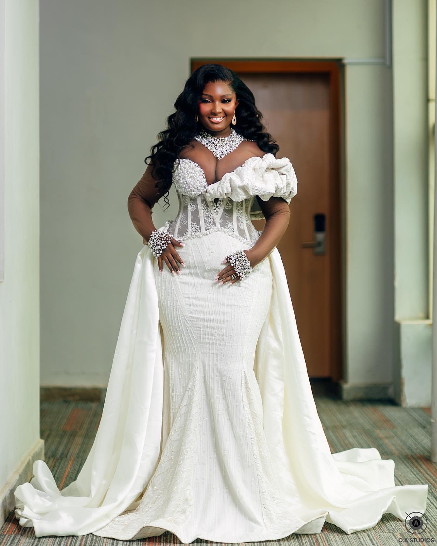 2025 Arabic Aso Ebi Plus Size Ivory Wedding Dresses Beaded Pearls Detachable Train Lace Bridal Gowns Dress For Brides