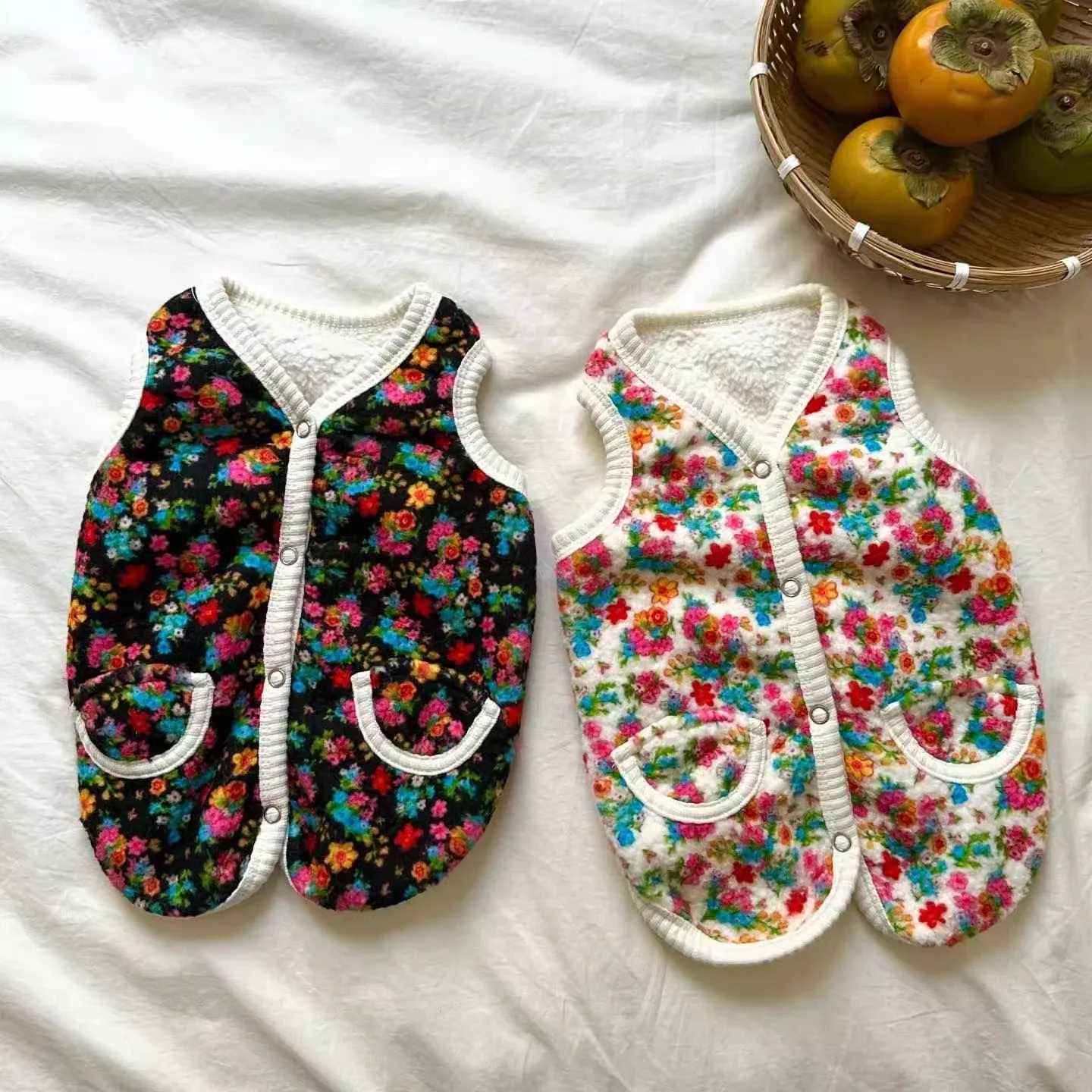 Small Dog Cotton Clothes Pet Classic Shabby Flower Coat Bichon Winter Clothes Teddy Warm Vest Pretty Dog ClothesXJ250109