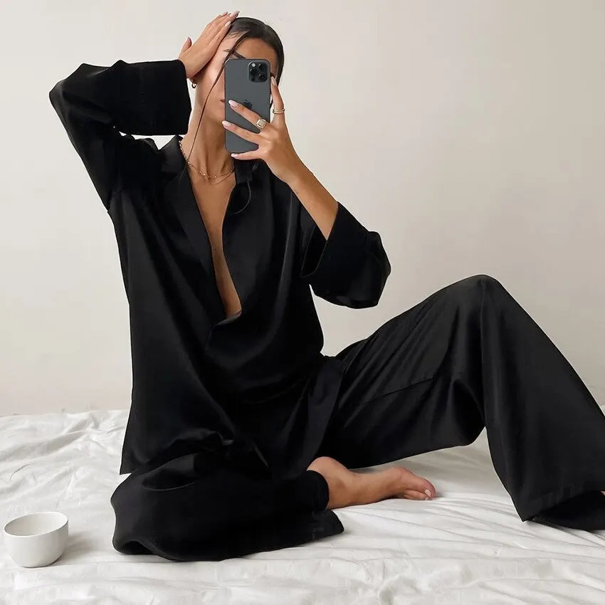 Women Silk Pajamas Lce Loose Low Cut Sexy Single Breasted Long Sleeved Wide Leg Pants Can Be Worn Externally 250106