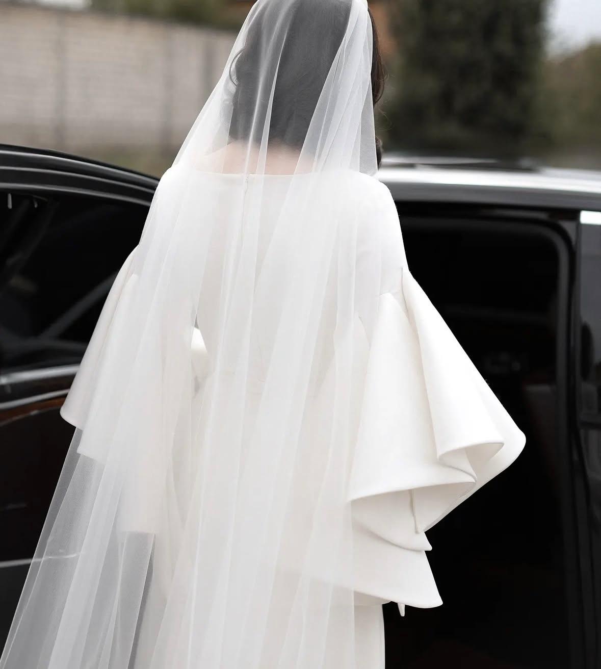 Simple Satin A-Line Wedding Dresses With Flare Sleeves Chic Long White Bridal Gowns Bateau Neck Elegant Bride Dress 2025