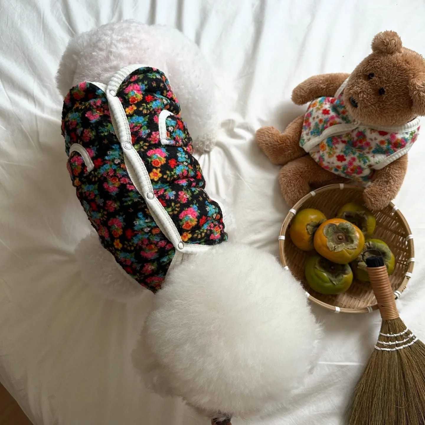 Small Dog Cotton Clothes Pet Classic Shabby Flower Coat Bichon Winter Clothes Teddy Warm Vest Pretty Dog ClothesXJ250109
