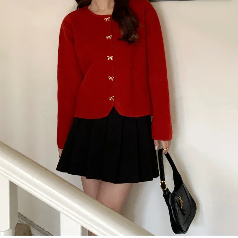 Autumn and Winter Butterfly Button Sweater Oneck Cardigan for Women Short Knitted Solid Office Loose Coat 250108