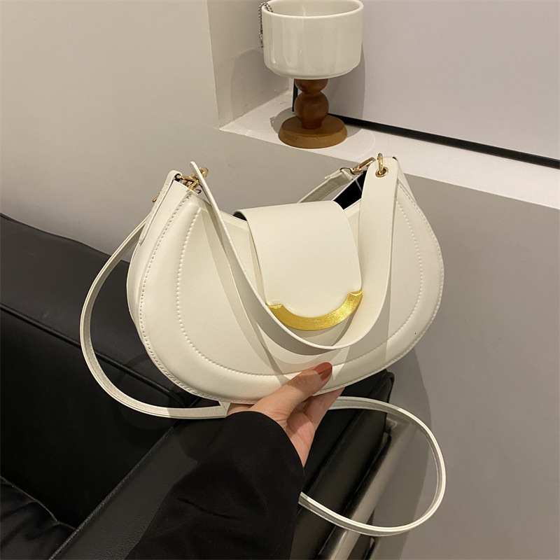 Bag Fashionable And Minimalist Temperament Commuting Shoulder For Women In Early Spring 2024, Textured Underarm Bag, Korean Version Saddle Bag Trend