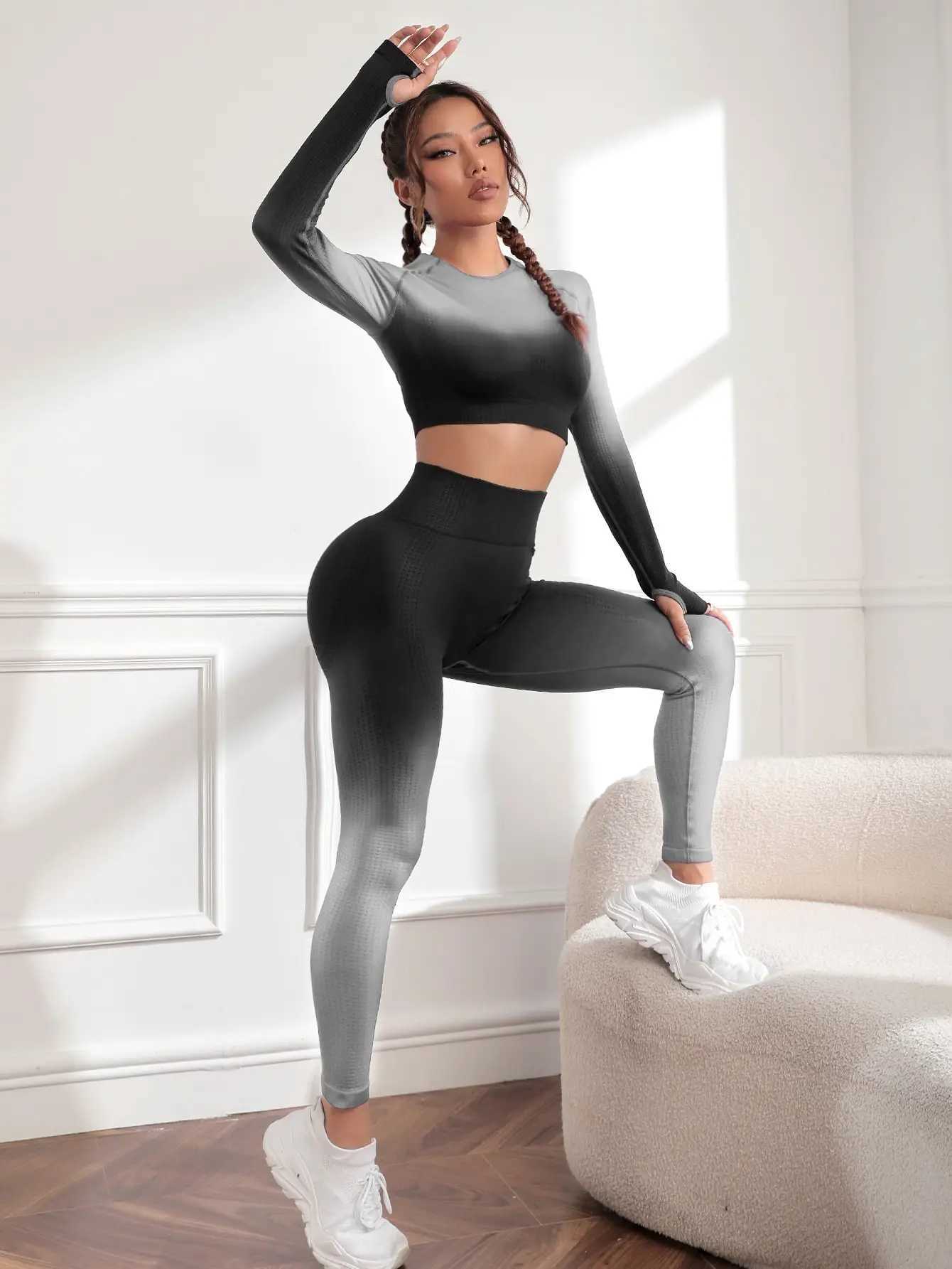 Yoga Fashion Gradient Set Womens 2-piece Seamless Training Clothes Long sleeved Top and Slim Fit Tights Suitable for RunningXJ250109