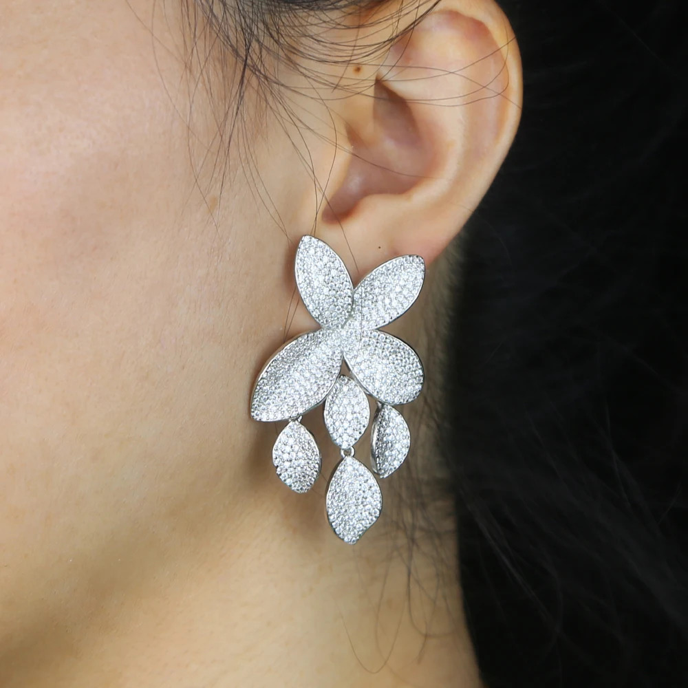 2025 Summer Fashion Ice Sparkling Cz Large Flower Leaf Pendant Earrings Suitable for High Quality Wedding Jewelry for Women 250109