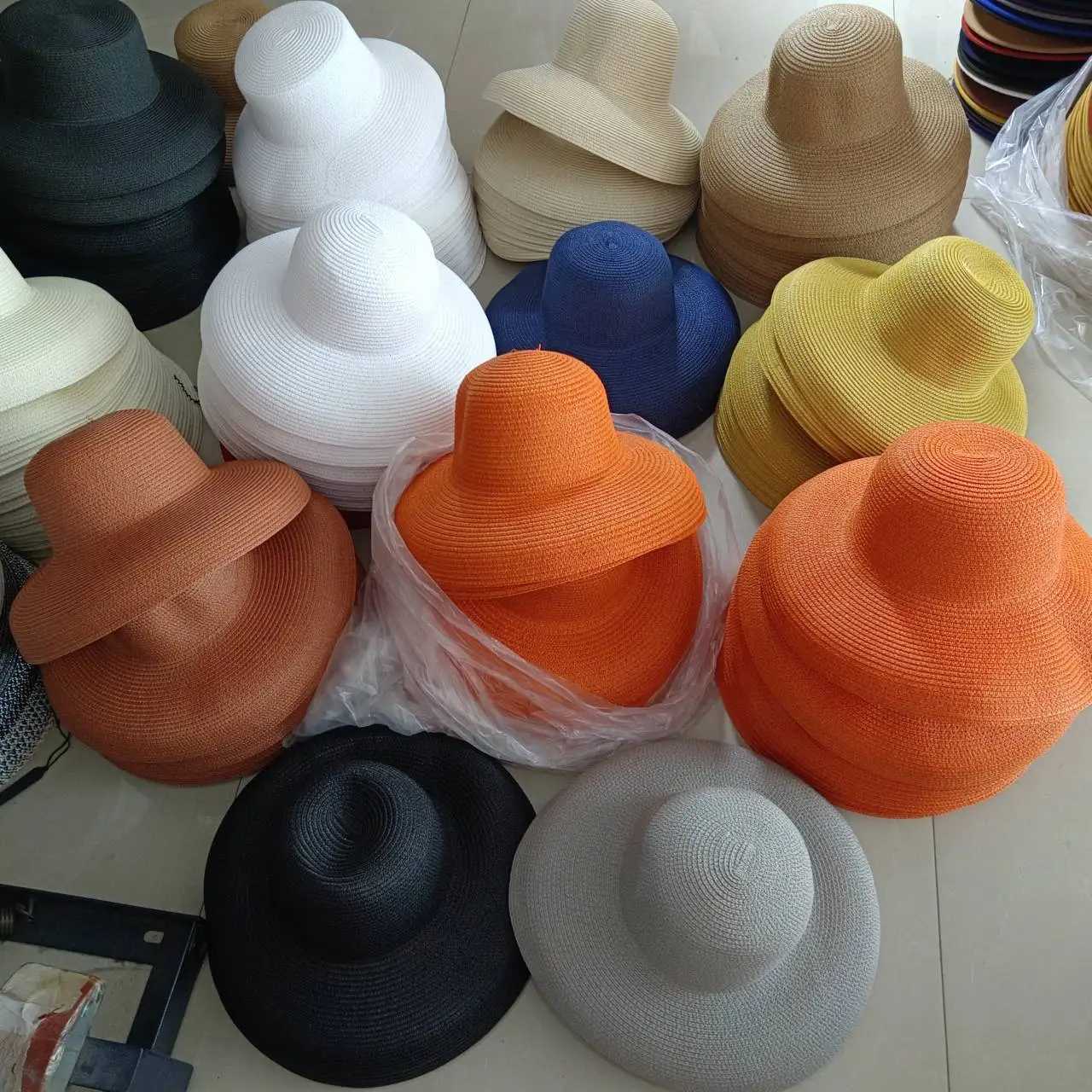 Mticolor Hat 2023 New Wens Summer Sun Hat Folding Beach Hat Big brim Travel Sunscreen Hepburn Sun Hat X250109