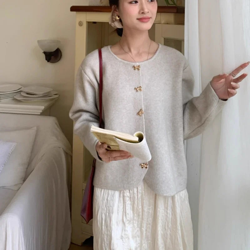 Autumn and Winter Butterfly Button Sweater Oneck Cardigan for Women Short Knitted Solid Office Loose Coat 250108