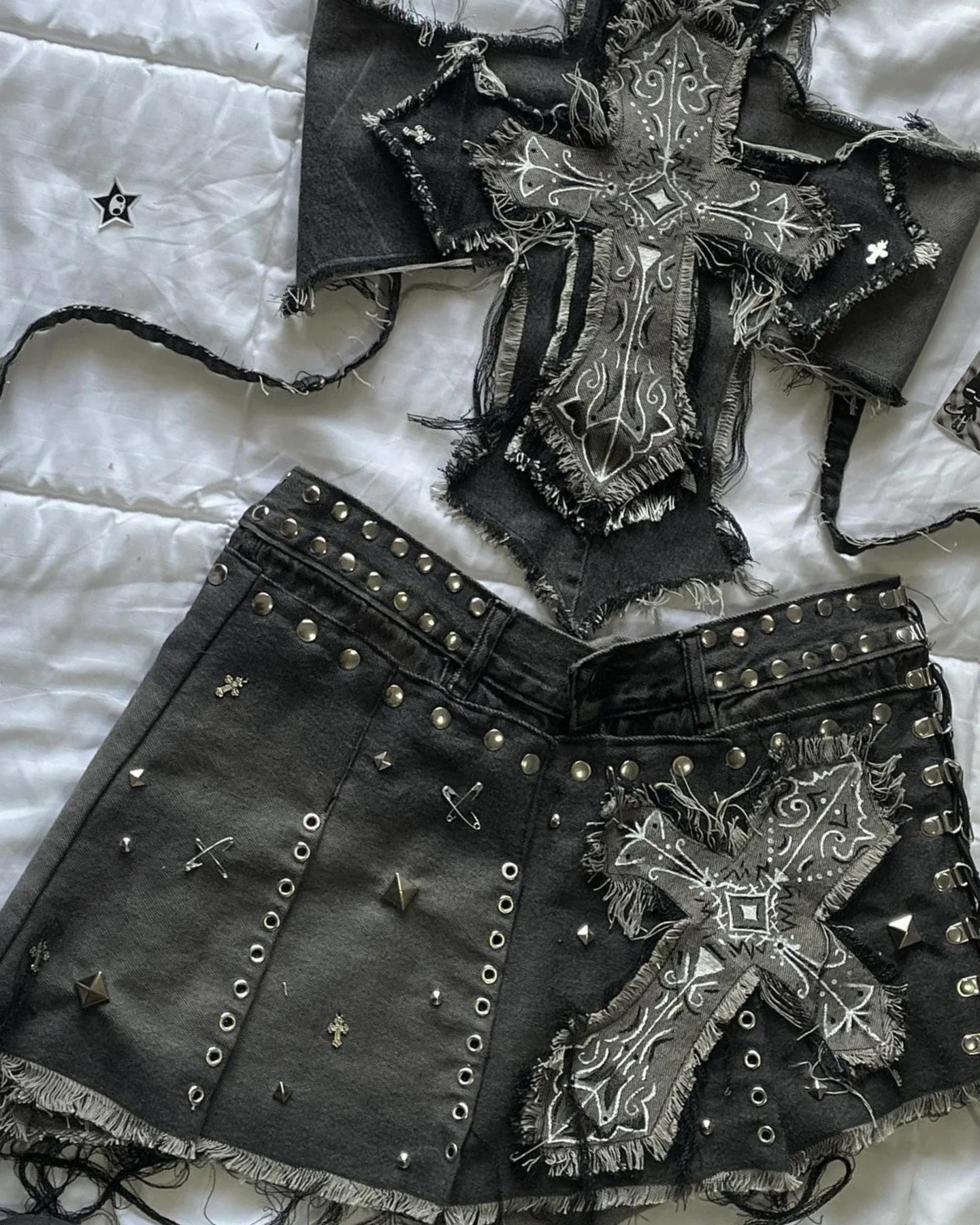 Women Y2K Clothing Two Piece Sets Slim Fit Gothic Hip Hop Retro Graphic Patch Skirt Denim Suspender Fashion Set 250106