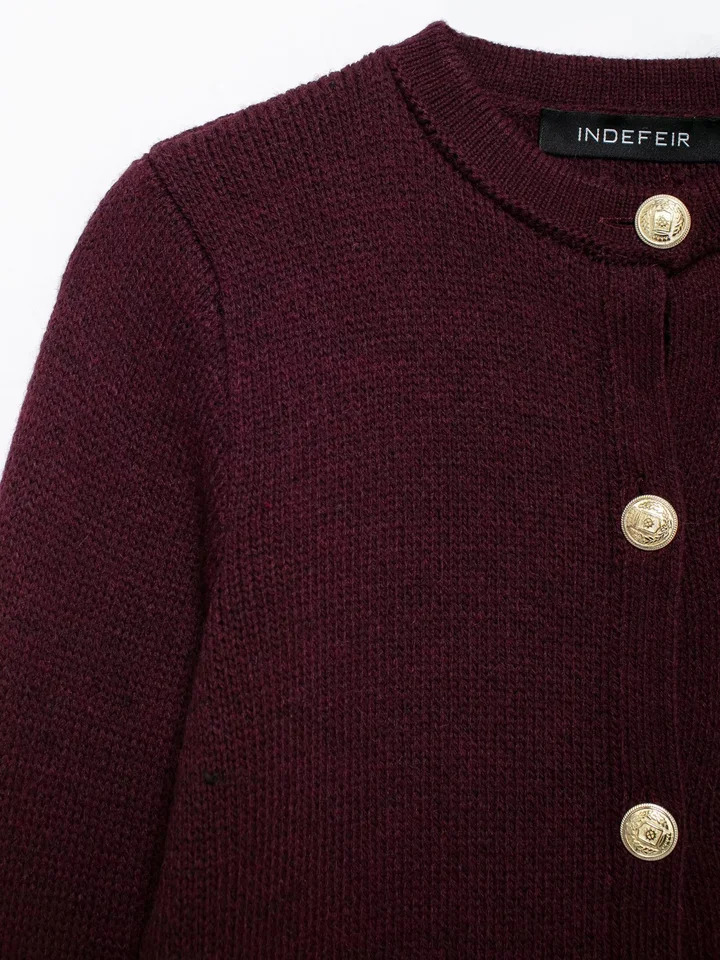Indefeir Womens Fashionable Gold Buttoned Knitted Jacket 250106