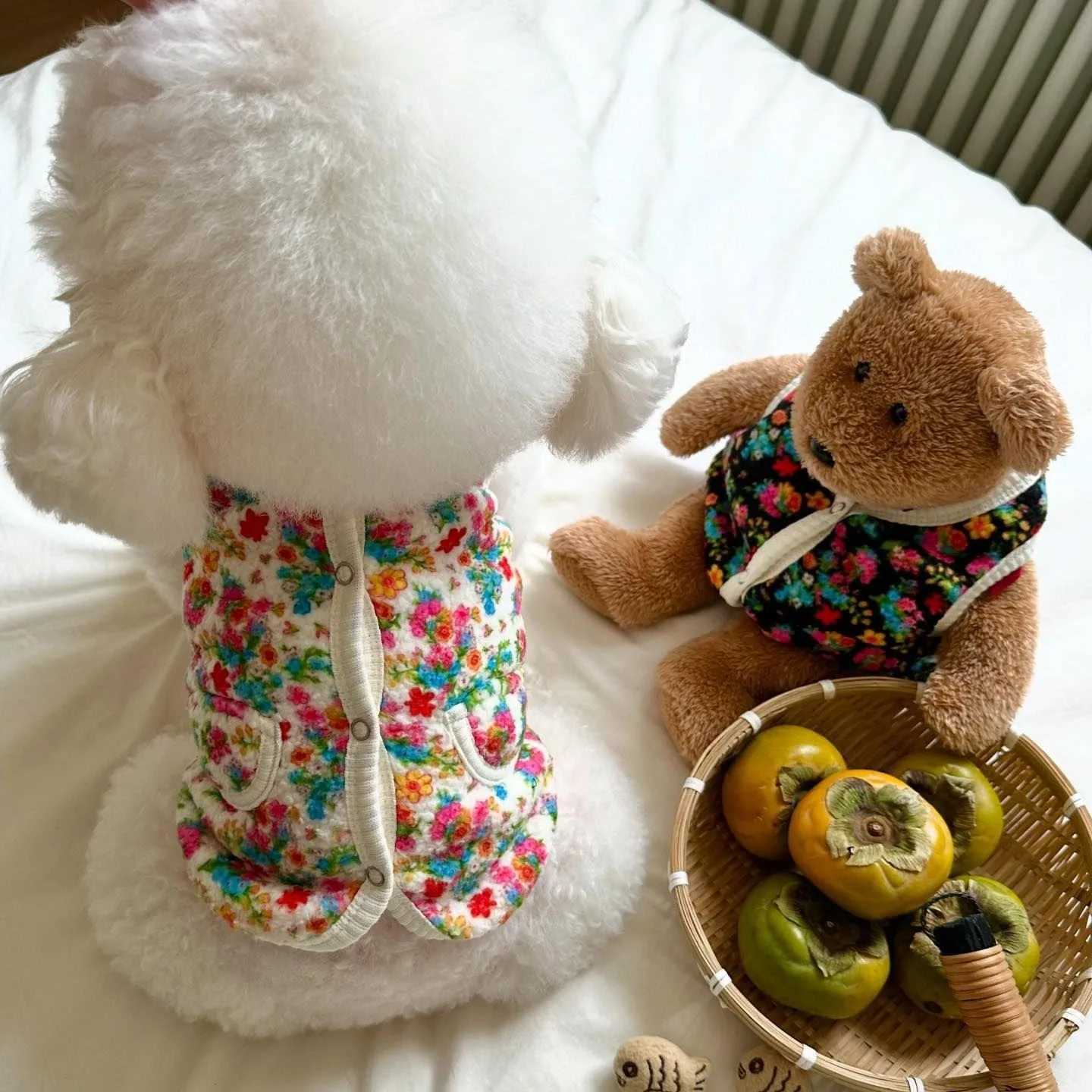 Small Dog Cotton Clothes Pet Classic Shabby Flower Coat Bichon Winter Clothes Teddy Warm Vest Pretty Dog ClothesXJ250109