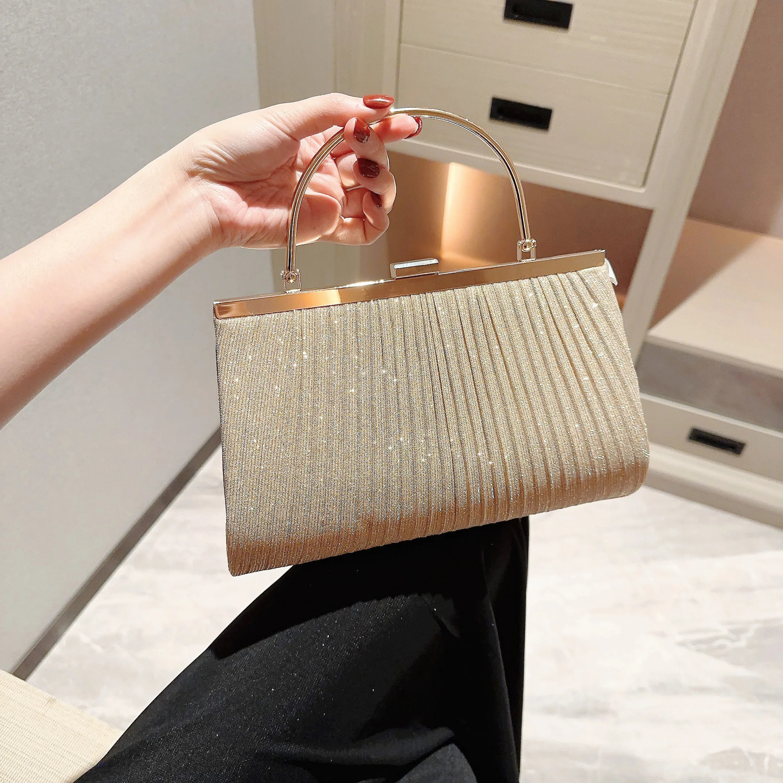 Womens Classic Pleated Evening Bag Handbag Sparkling Party Bag Evening Bag Dress Bag Prom Handbag Chain Bag 250106