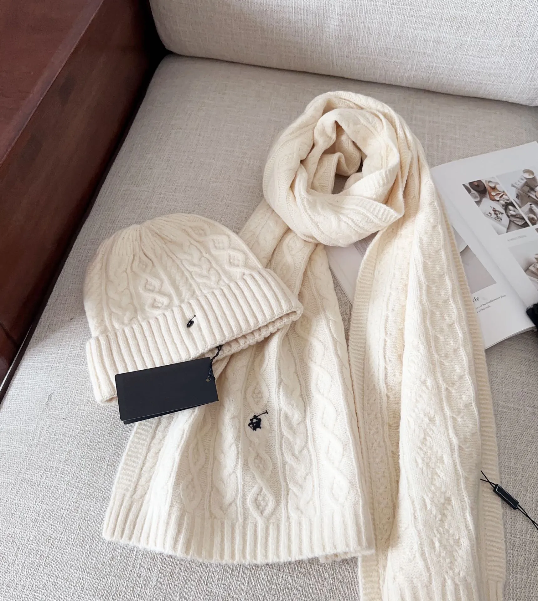 Women's And Men's Designer Hats & Scarves Sets Luxury Scraves Unisex Couple Knitted Beanie Warmth For Autumn And Winter Fashion Gift BFG2501107