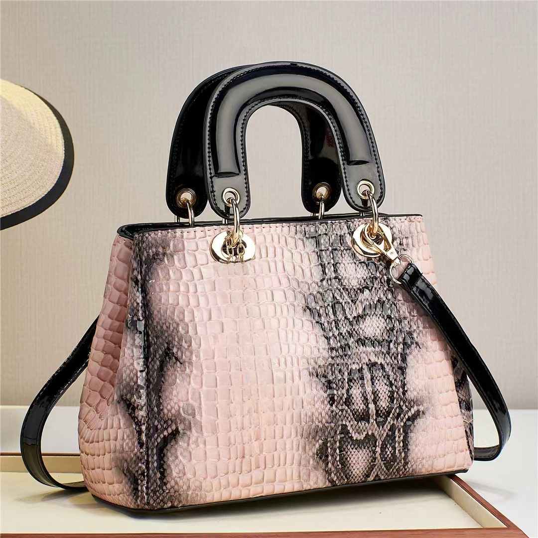 Free shipping new designer bag snake skin pattern women's handbag 2025 new women's handbag multifunctional shoulder bag large capacity shoul