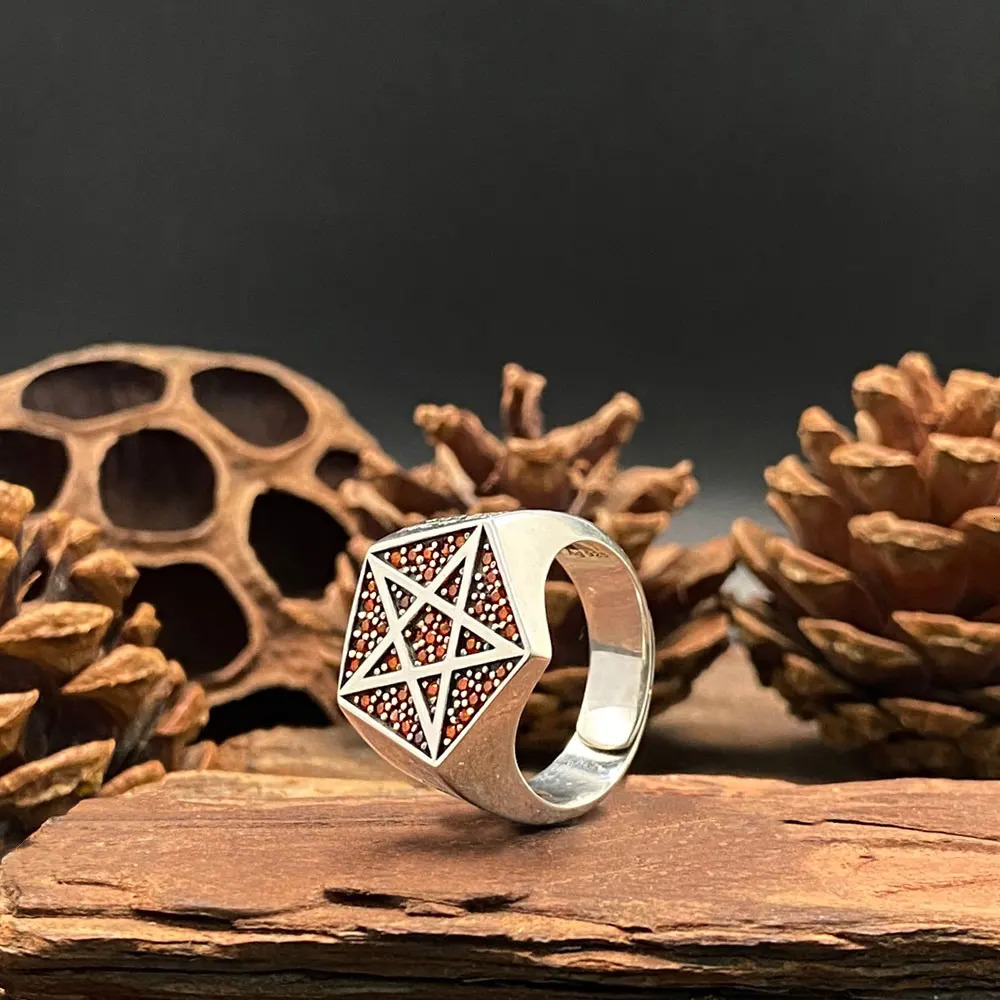 925 Sterling Silver Skull Pentagram Adjustable Ring Fashionable Mens Red Zircon Engagement Wedding Art Decoration Jewelry 250109