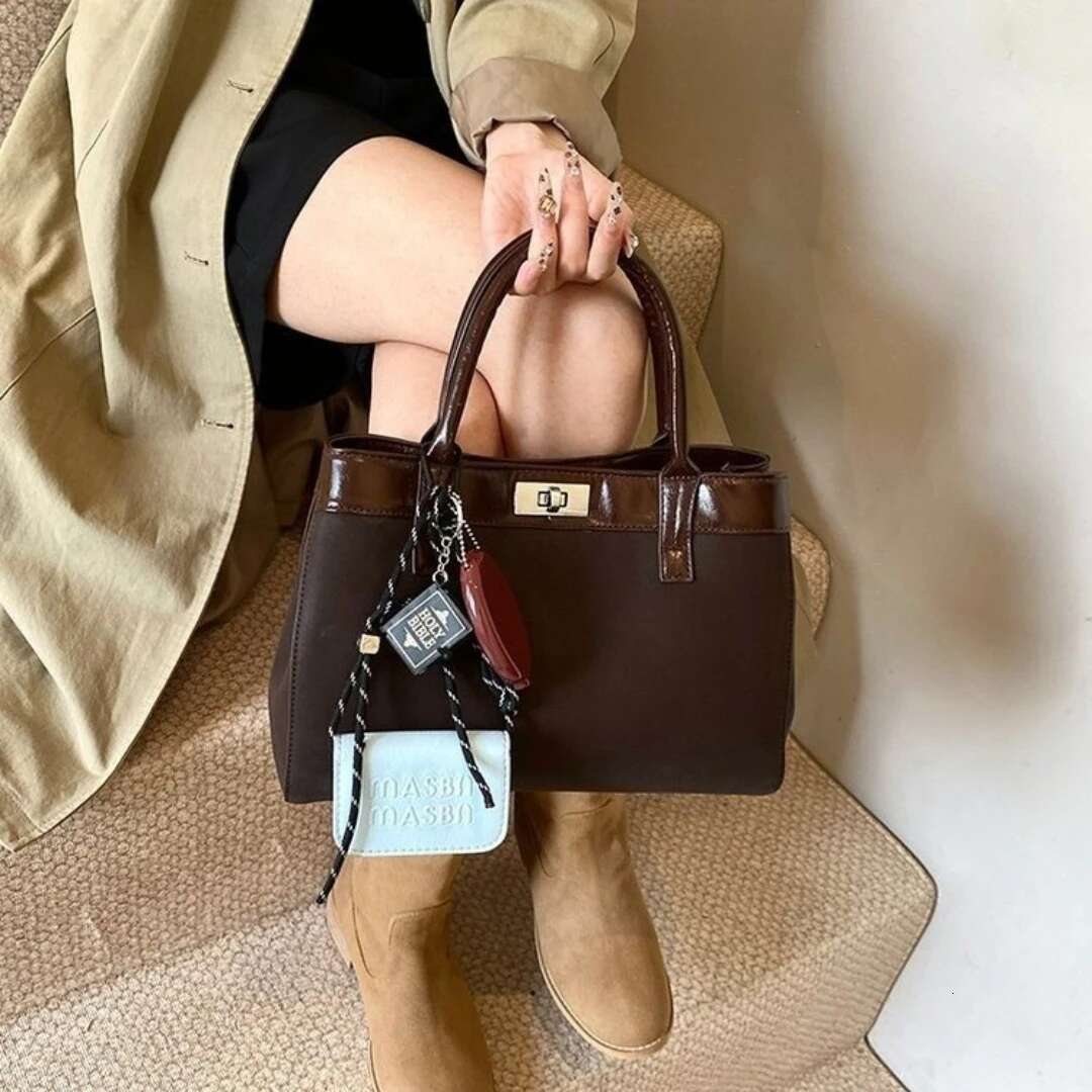 New Retro Patterned Contrasting High-Quality, And High Sensitivity, One Shoulder Crossbody Women's Designer Bag