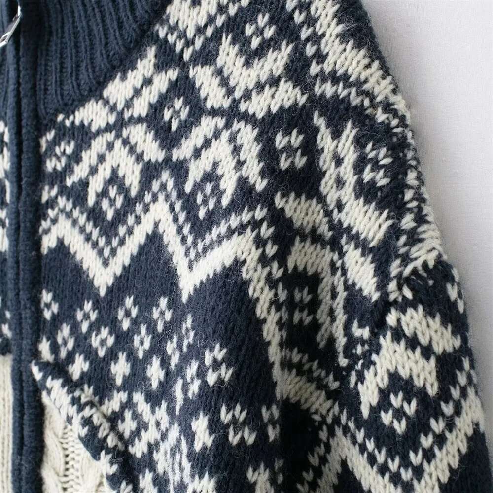 2024 Rarutumn New Women's Eight Leg Jacquard Elegant Long Sleeve Round Neck Knitted Cardigan Sweater Coat