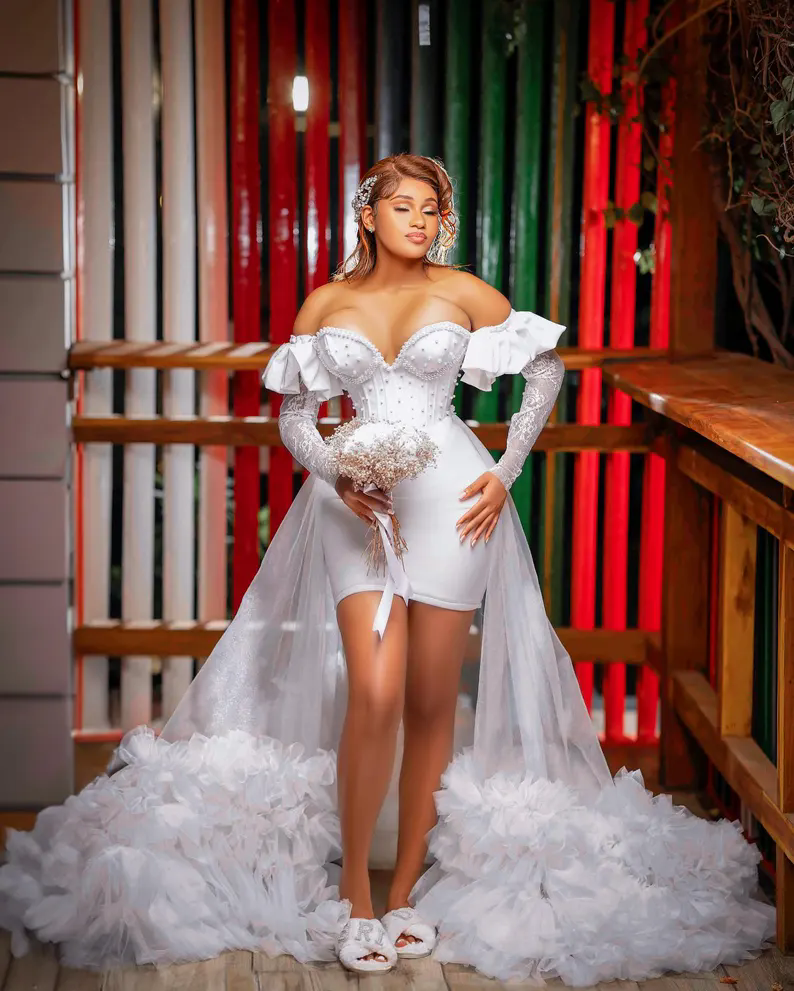 White Satin Long Sleeves Sheath Mini Wedding Dresses With Detachable Overskirt Sweetheart Neck Short Bridal Gowns Vestido De Novia