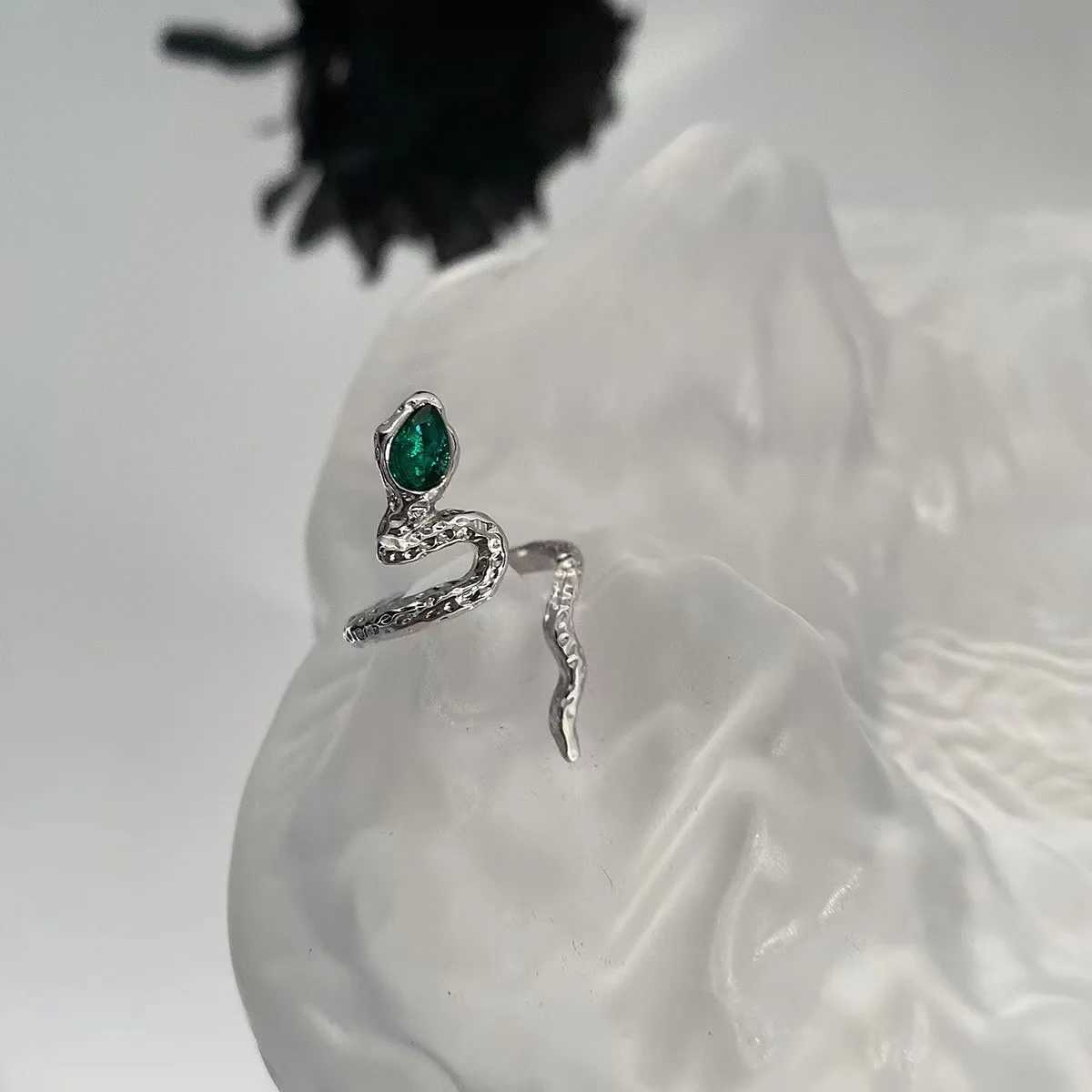 New Fashionable And Minimalist Snake Shed Womens Personalized Spirit Snake Ring Adjustable Jewelry WholesaleXJ250110