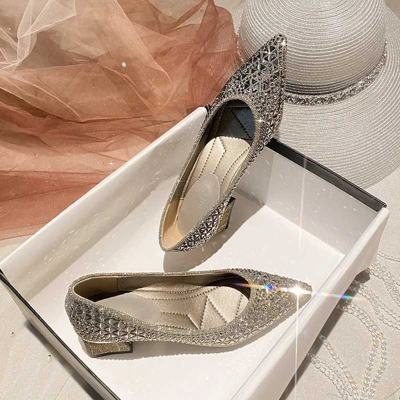 New Arrival Comemore New Summer Fashion Pump Womens Crystal Casual Womens Low High Heels High Heels Tenis Feminino Leather Large Size 43 T250110