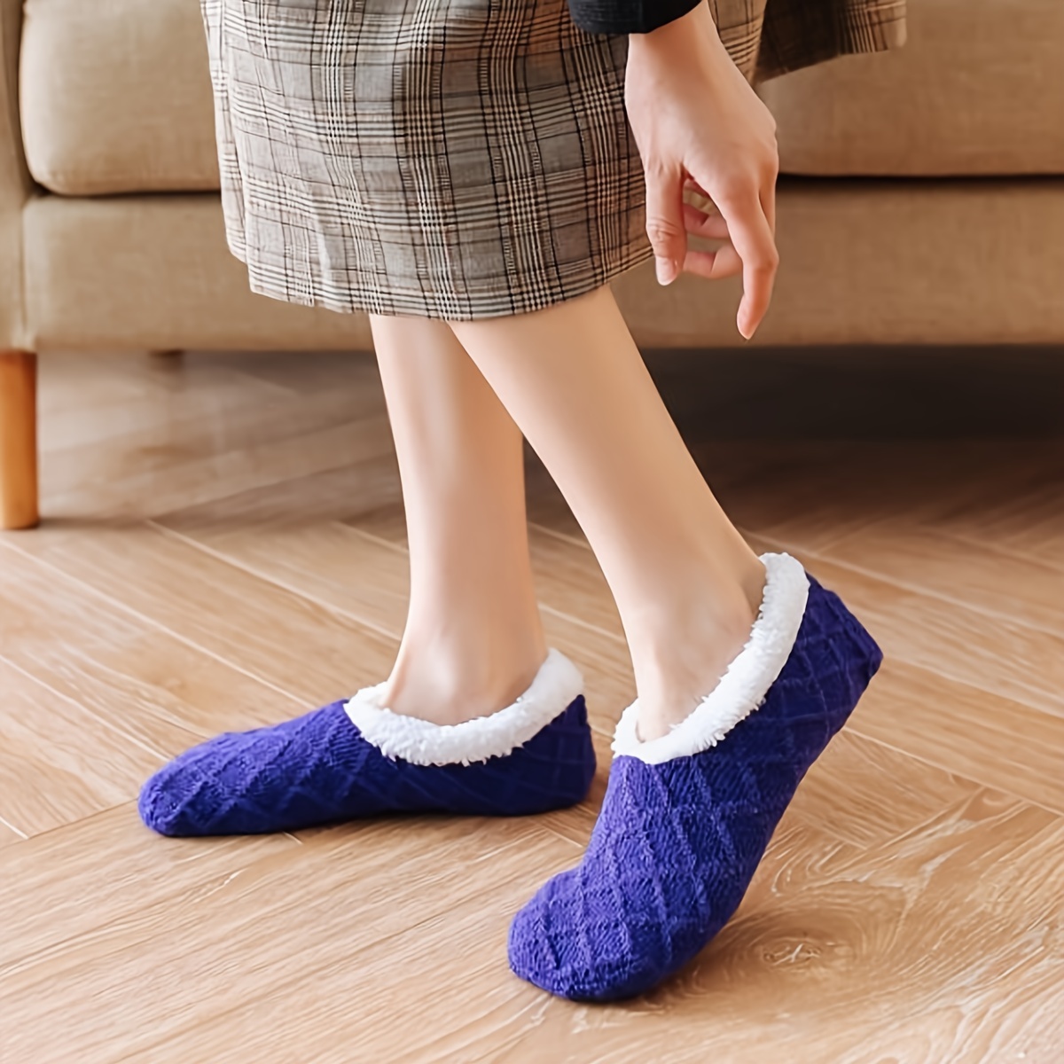 Women's Warm Solid Color Floor Socks Non Slip Plush Knitted Coral Fleece Socks No Show Socks