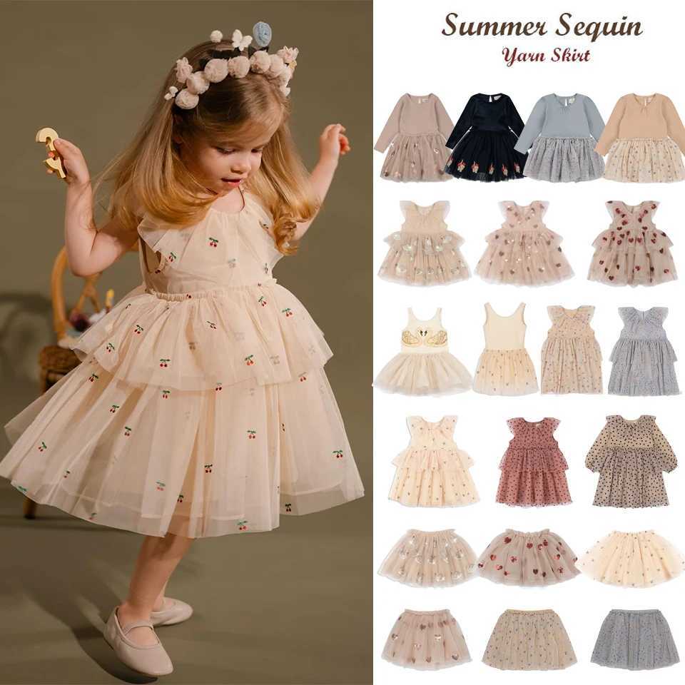 New 2024 KS Childrens Cat Net Dress Christmas Girl Love Glitter Dress Childrens Voile Princess Dress Baby Cute Skiing Carnival Par W250111