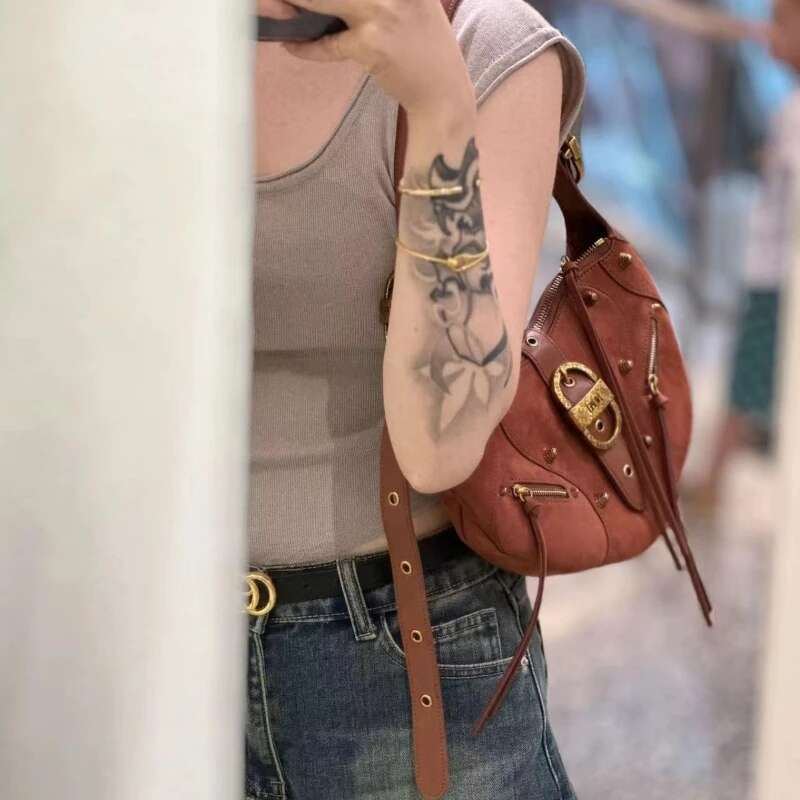 JW PEI Advanced Retro Design Oil Waxed Leather Cowhide Crossbody Bodypack Large Capacity Cosmetic Brand Bag