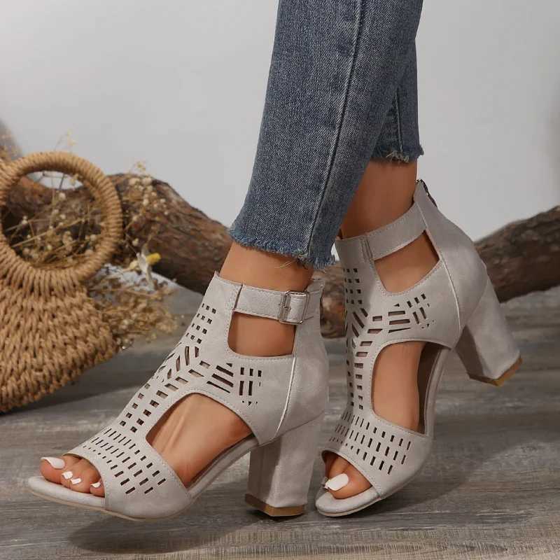 New Arrival Womens Fashion with Sexy High Heels Sandals Womens Roman Hollow Pump Lace Upward Stripped Toe Sandals Casual Thick High Heels Sandals T250