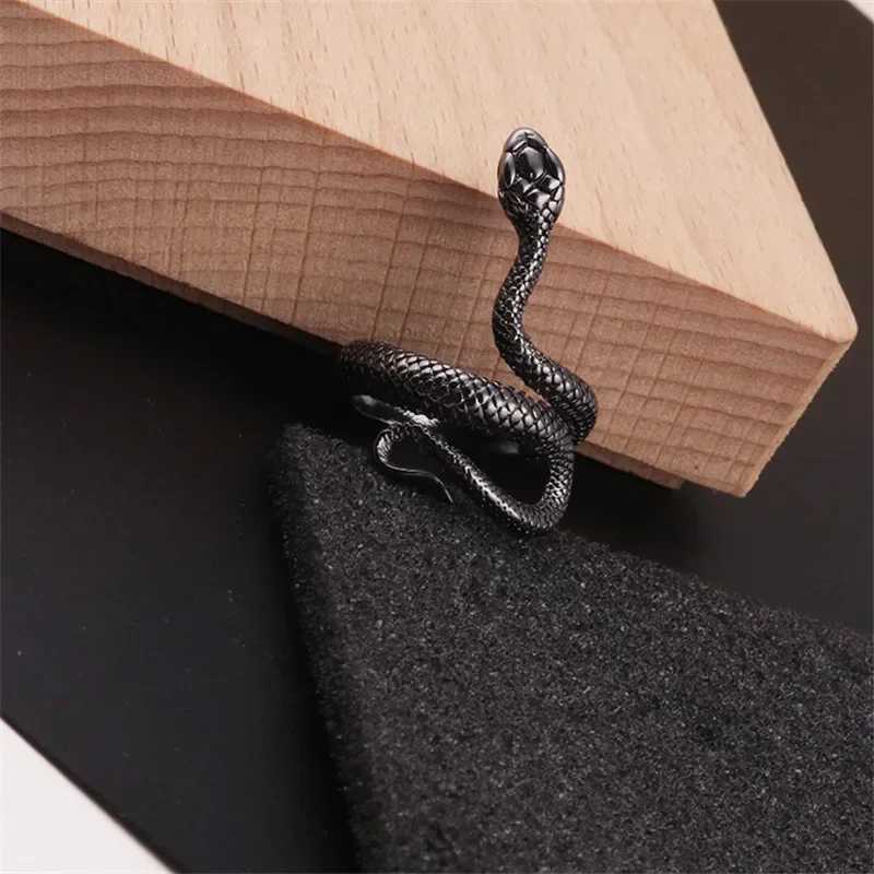 Fashionable Retro Exaggerated Spirit Snake Ring Punk Adjustable Open Serpentine Student Index Finger Ring Trend Jewelry W250111